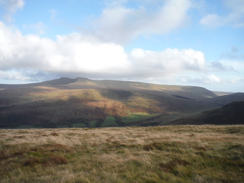 Glyn Tarell and Central Beacons ridge, from Fan Frynych SWC Walk 401 - Storey Arms to Libanus or Circular (via Ystradfellte)