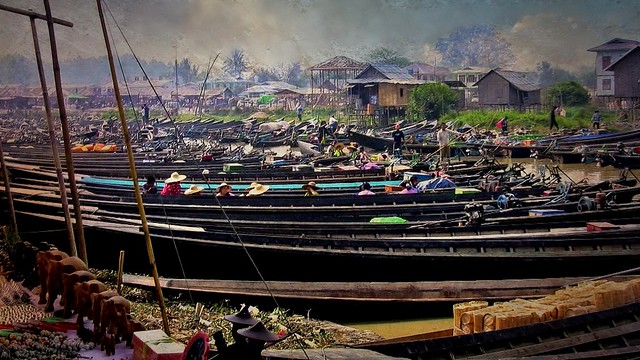 MYANMAR, Burma , auf dem Inle-See, Besuch auf dem  rustikalen Morgenmarkt, Nam Pan (Nan-Pan), Boot an Boot, ein absoluter Wahnsinn, 801191/21191