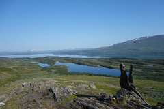 Looking out over Virihávrre from the Padjelanta trail.