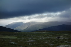 Ominous skies over Ertektjåhkkå and Svájppá.