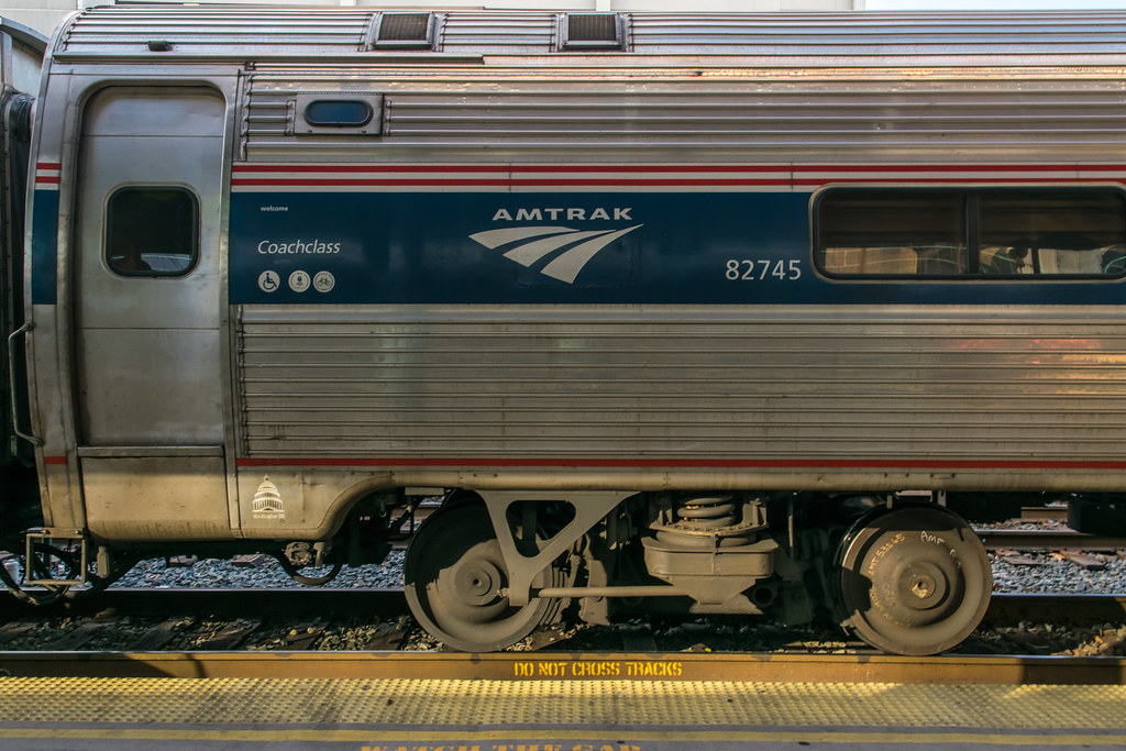 22-10761 | Amfleet 1 coach 84725 in the consist of train 80 … | Flickr