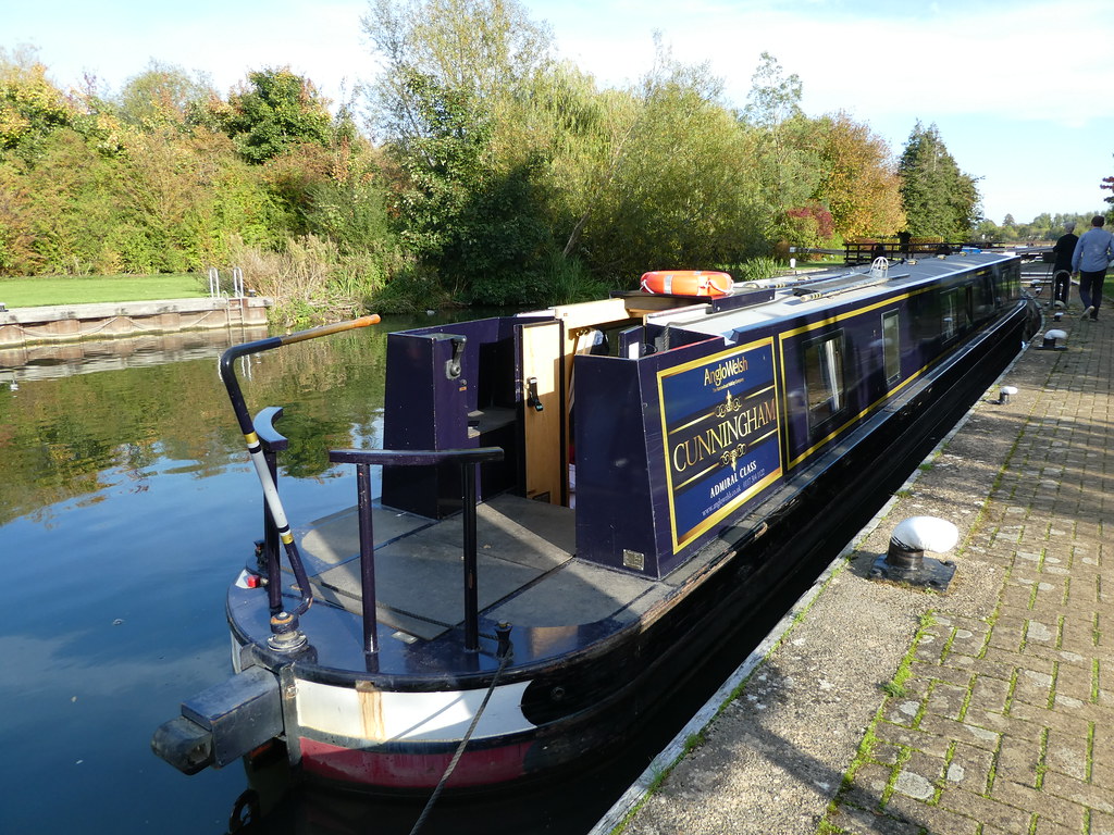 Cunningham, Anglo Welsh narrowboat on the Thames