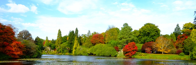 Sheffield Park and Garden..Middle Lake