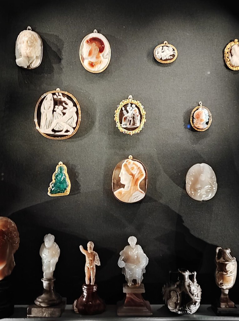 תכשיטים וכלים מוזיאון הנסיכה סיסי וינה אליזבת נסיכת בוואריה המלצות טיול ביקור סיור במוזיאונים בוינה אסף הניגסברג
