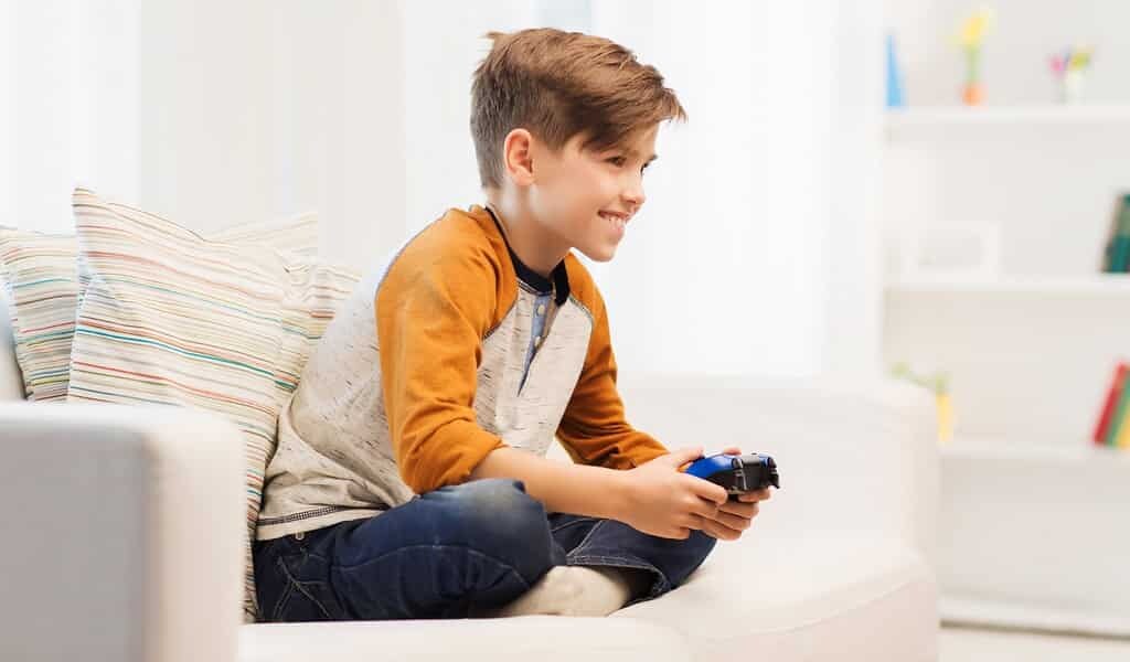 les-jeux-vidéo-sont-associés-à-de-meilleures-performances-cognitives-chez-les-enfants