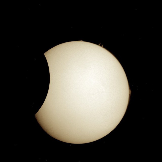 Eclissi paziale di Sole (H-alpha) - INAF Napoli