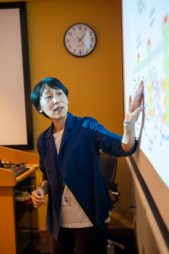 Assistant Professor Keiko Kono teaching PhD students at OIST