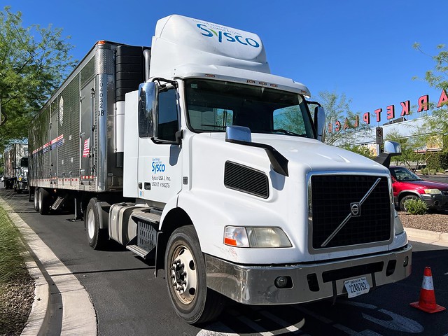 Sysco Volvo VNM 134085 with Kidron 38’ refrigerated trailer 204032
