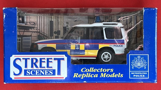 FEVA - Street Scenes - London Metropolitan Police - 4x4 Land Rover - Miniature Diecast Metal Scale Model Emergency Services Vehicle