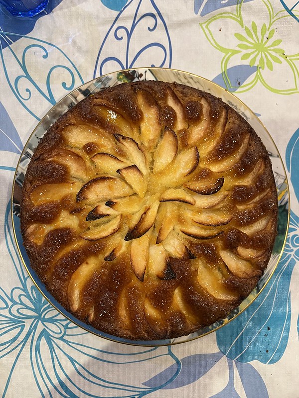 German Apple-Almond Cake