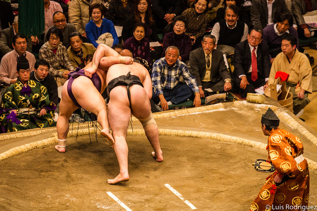Torneo de sumo de a&ntilde;o nuevo en el Kokugikan de Tokio.