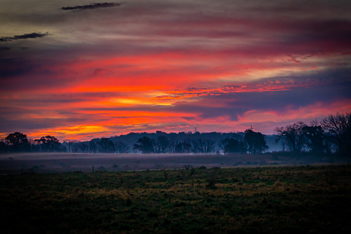 oregon wisconsin unitedstates outdoorphotography naturephotography landscape sunrise colorful fog red orange nature sky yellow