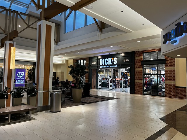 Dick's Sporting GOods (Mall at Rockingham Park)