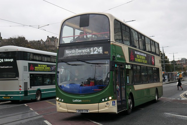 Lothian Country Buses Volvo B9TL Wright Eclipse Gemini 2 SN09CVW 935, formerly Lothian 935, on loan to East Coast Buses and operating service 124 to North Berwick at Princes Street, Edinburgh, on 1 November 2022.
