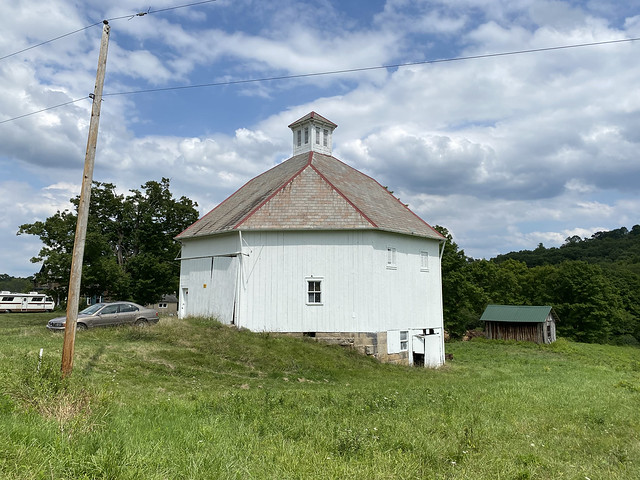 OH New Plymouth - Round Barn