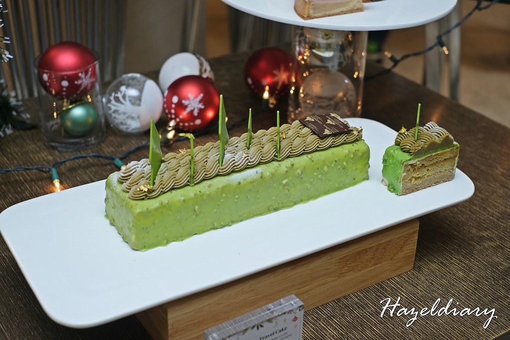 Goodwood Park Hotel -Jolly Holiday Travel Cake