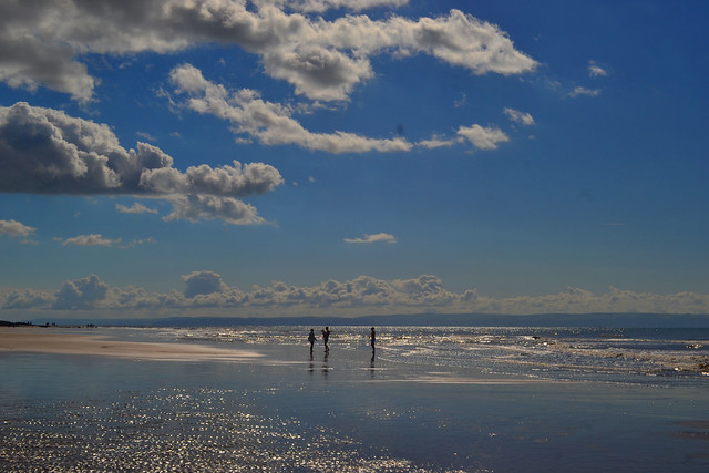 Ogmore_Beach_(Welsh_Ogwr)_Sky_clouds_reflections