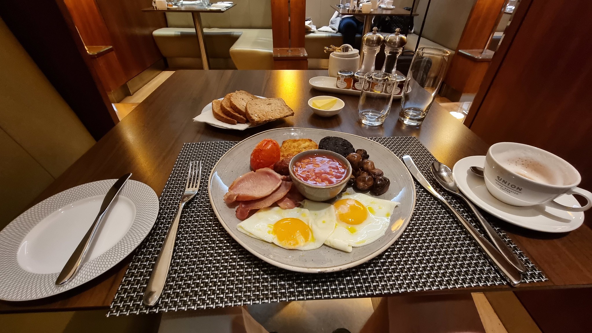 Another fab Big Breakfast in the BA CCR at Heathrow T5