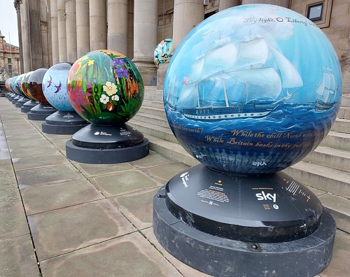 Globes on the Town Hall steps, November 2022
