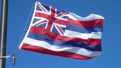 Flag-of-hawaii-flying