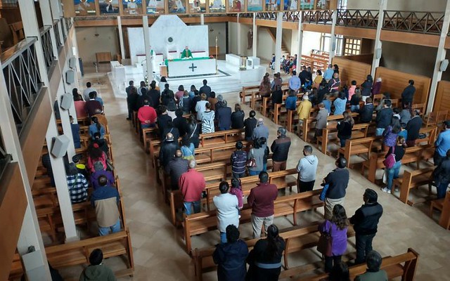 Estudiantes de 1° 2° y 3° básicos participan en Misa en Iglesia Catedral (06/11/22)