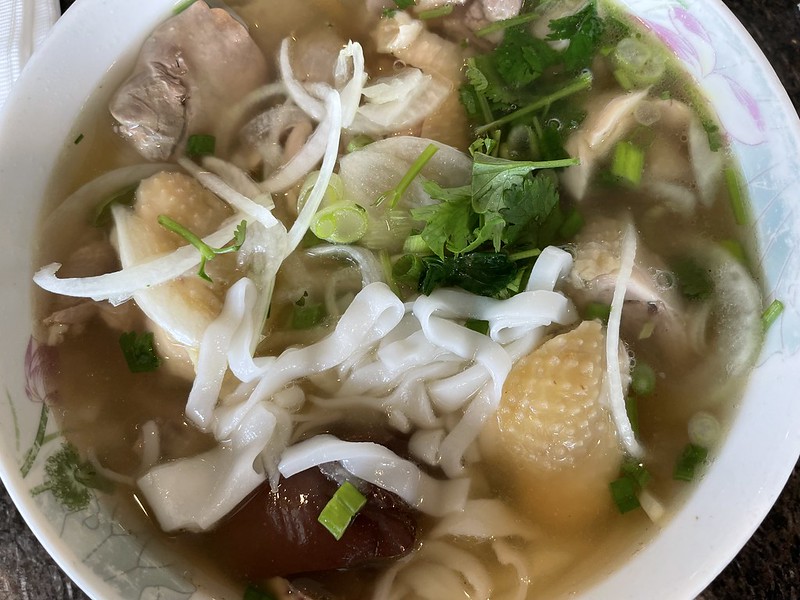 Phở Gà Đi Bộ Tươi Lòng Kim Long (Rice Noodle Soup with Free Range Chicken Meat)