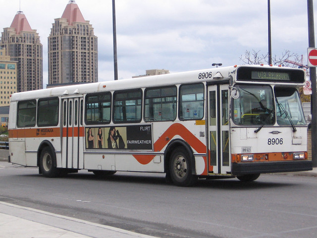 Mississauga Transit 8906