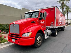 Coca-Cola Kenworth T370 5694 with Trailmobile 35 trailer 35778