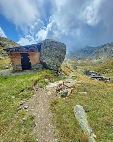 20220830114756 hiking hut mountains italy nature southtyrol spronserlakes spronserseen laghidisopranes rickety nopeople clouds sky summer