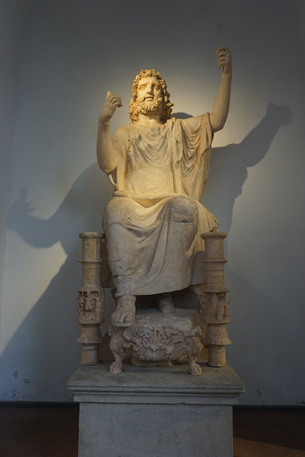 Satue colossale de Zeus sur le trône