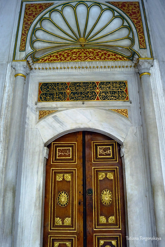 Двери тюрбе Мехмеда III