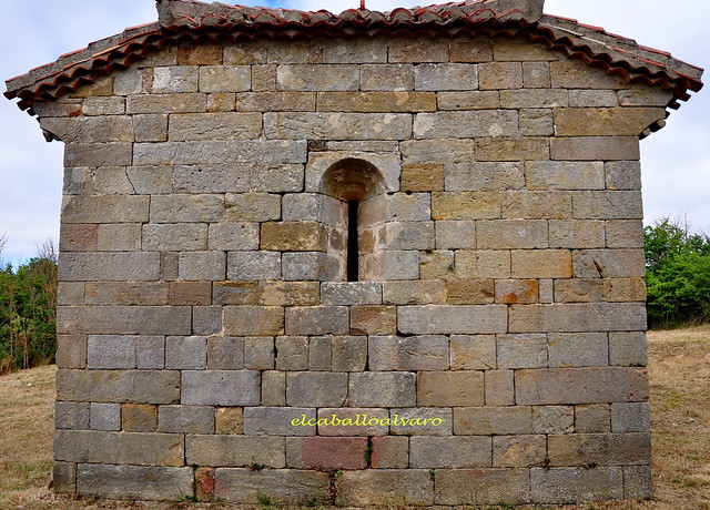 885 – Ábside - Ermita Santa María – Canduela (Palencia) – Spain.-