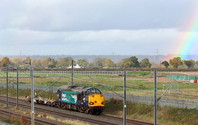 And todays dynamic run was......only the locos second turn since it's recent sojurn at Eastleigh...4Z69 37069 + Load 1 Flat 12-01 Arpley-Daventry Hanch nr Lichfield 09-11-2022
