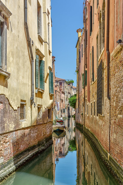 Canal in San Polo, Venezia