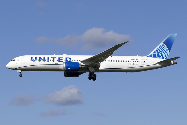 United Airlines Boeing 787-9 Dreamliner N25982 at Heathrow Airport LHR/EGLL