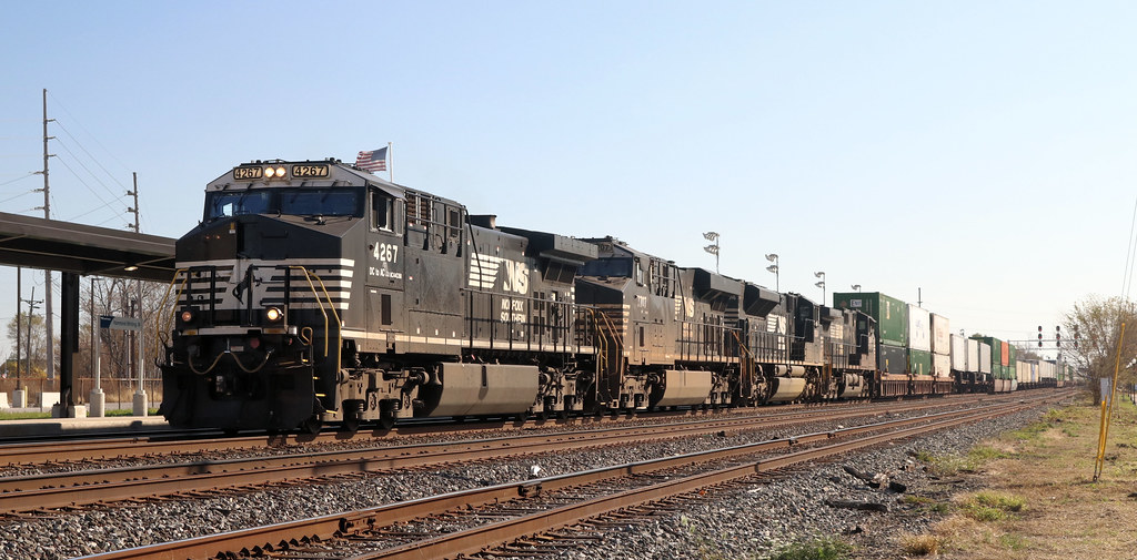 NS 4267+ Hammond, IL 11-10-2022 Photo by John Eagan (1) | Flickr