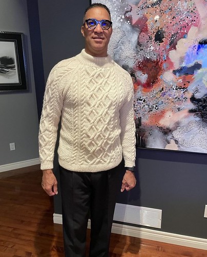 Claudia (@cgriffs01) finished this fabulous cabled sweater for her husband! Pattern is Stone Cables / Drops 224-4 from Drops Design.