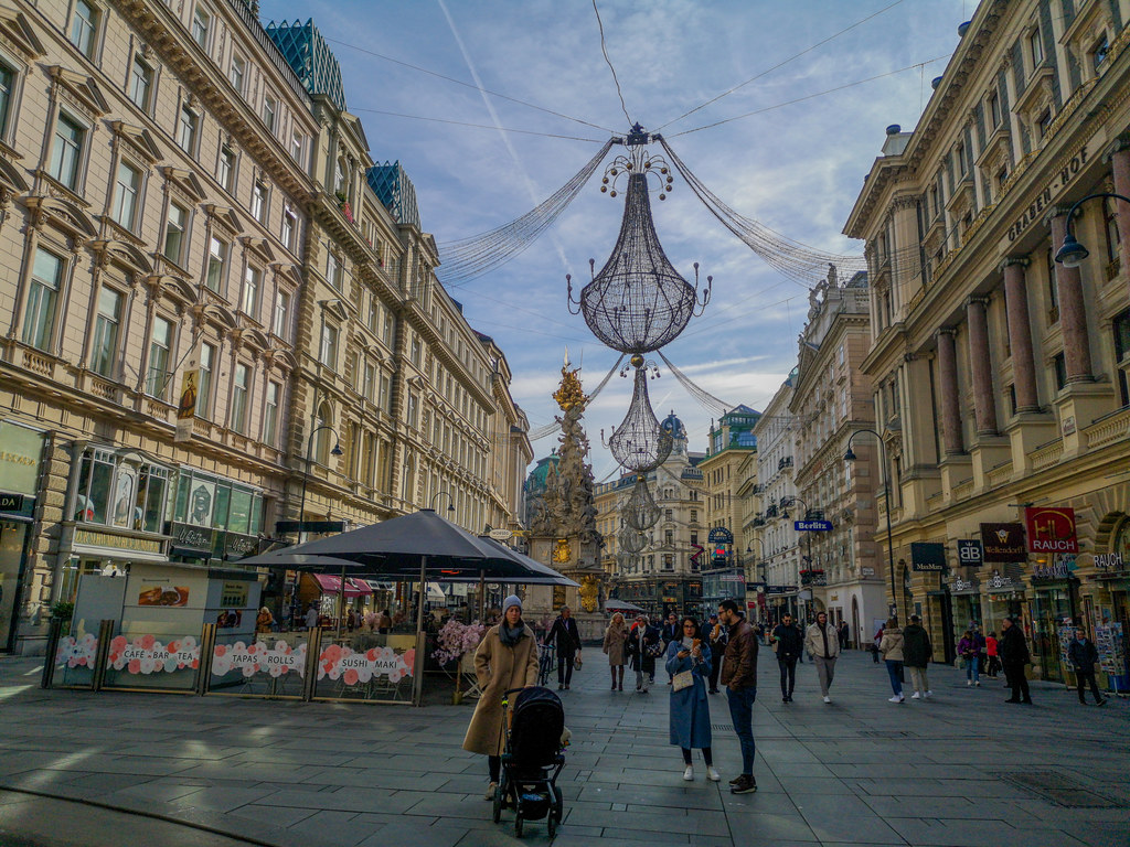 The Christmas chandeliers at the city center of Vienna.