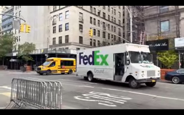 Fedex truck HTT