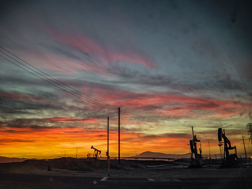 california america bakersfield sky usa cloud sunrise unitedstates oilfield phoneshot kerncounty postedonflickr iphoneography jfflickr kernriveroilfield drivebyphotography