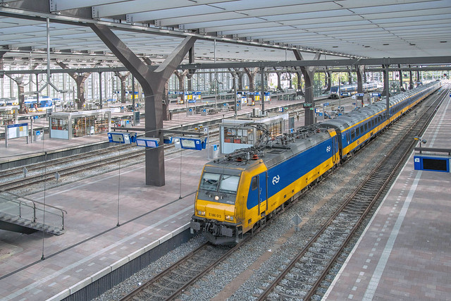NS 186 013 Rotterdam Centraal