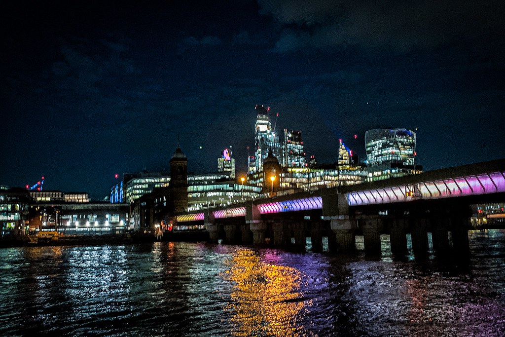 London Bridge in the Night …