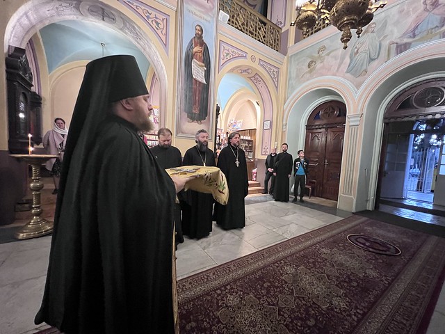 12 ноября 2022, Митрополит Санкт-Петербургский и Ладожский Варсонофий совершил Всенощное бдение в соборе Святой Троицы Иерусалима