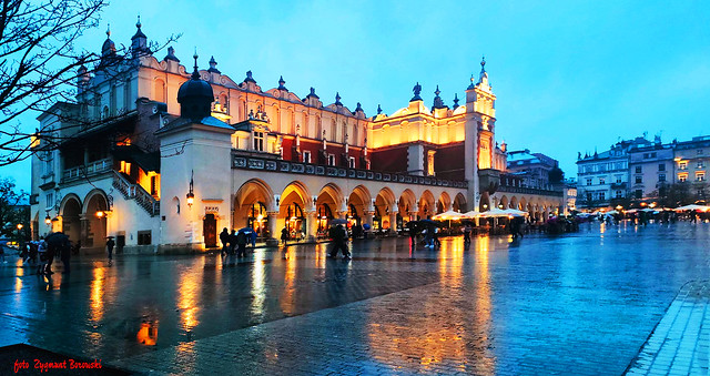 Kraków - Old Town Square  (UNESCO)