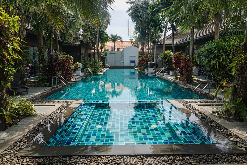 Seava House pool
