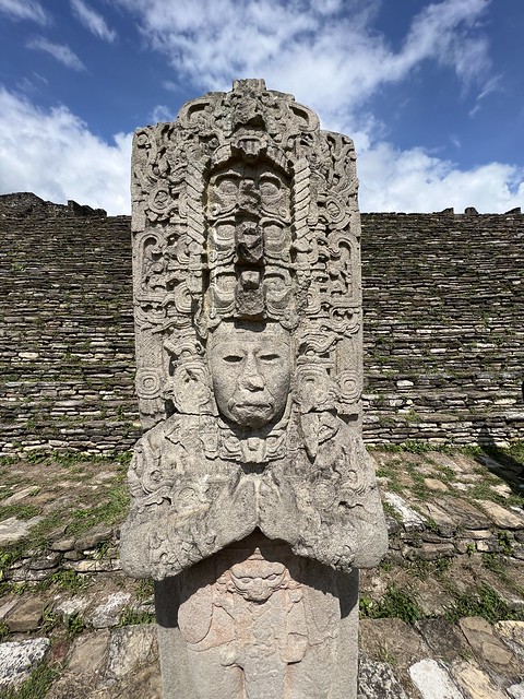 Escultura maya en Toniná (Chiapas)