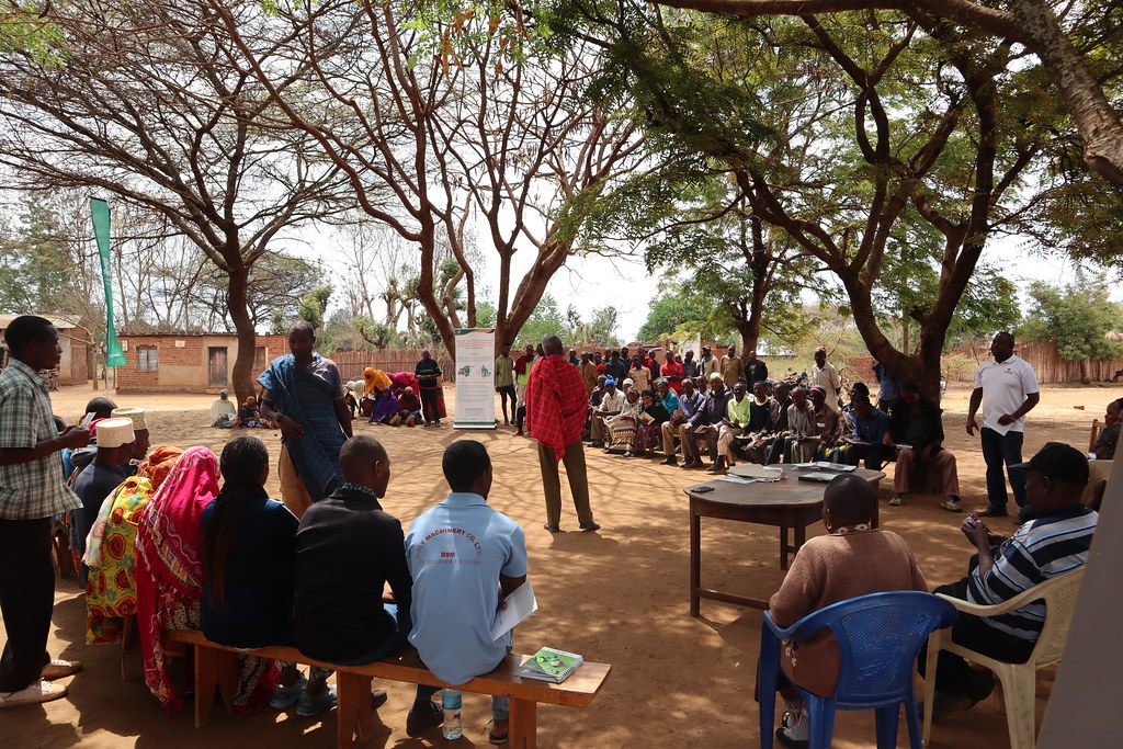 Farmers from Qash village follow proceedings during the farmers’ forums. About 2000 copies were distributed to farmers, extension agents and stakeholders. Photo credit: Gloriana Ndibalema/IITA