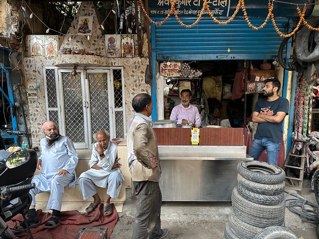 City Food - Shravan Kumar's Tea Stall & Shiv Temple, Bhogal