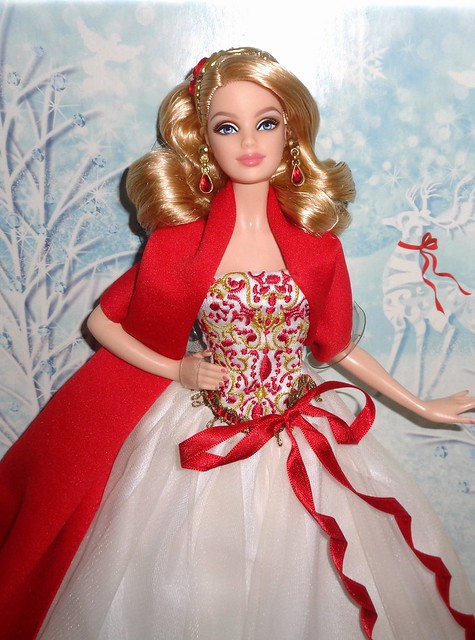 2010 Holiday Barbie (4)