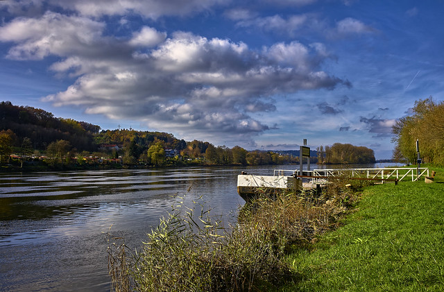 An der Donau im Herbst